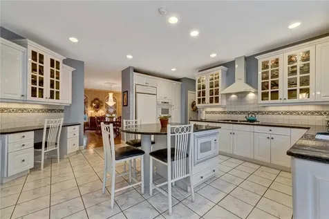 27 King Arthur Court New City NY 10956