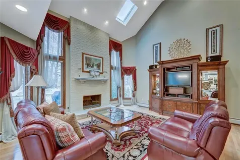 27 King Arthur Court New City NY 10956