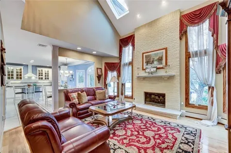 27 King Arthur Court New City NY 10956
