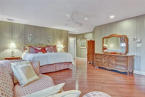 27 King Arthur Court New City NY 10956