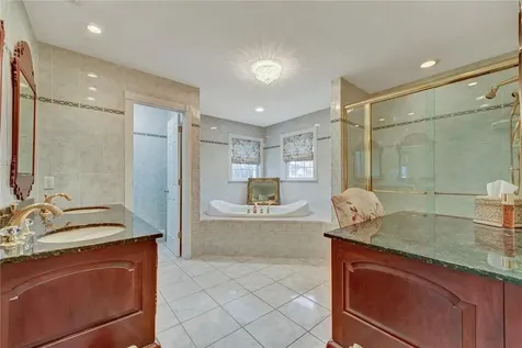 27 King Arthur Court New City NY 10956