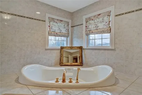 27 King Arthur Court New City NY 10956