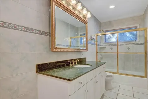 27 King Arthur Court New City NY 10956