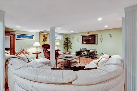 27 King Arthur Court New City NY 10956