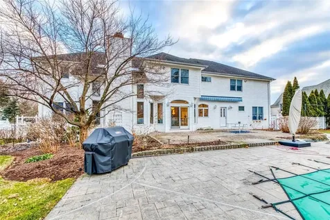 27 King Arthur Court New City NY 10956
