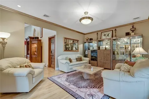 27 King Arthur Court New City NY 10956