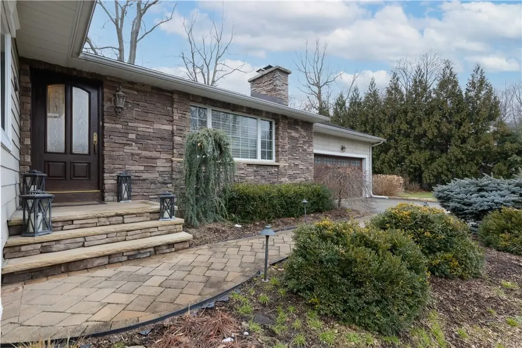 16 Mendolia Court Pearl River NY 10965