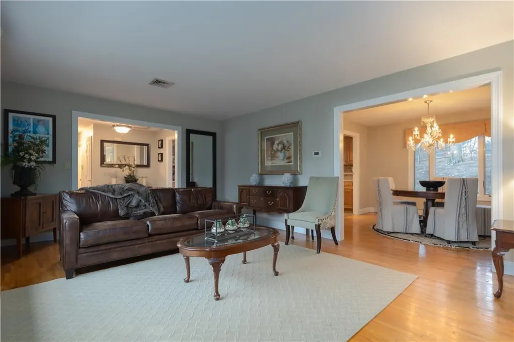 16 Mendolia Court Pearl River NY 10965