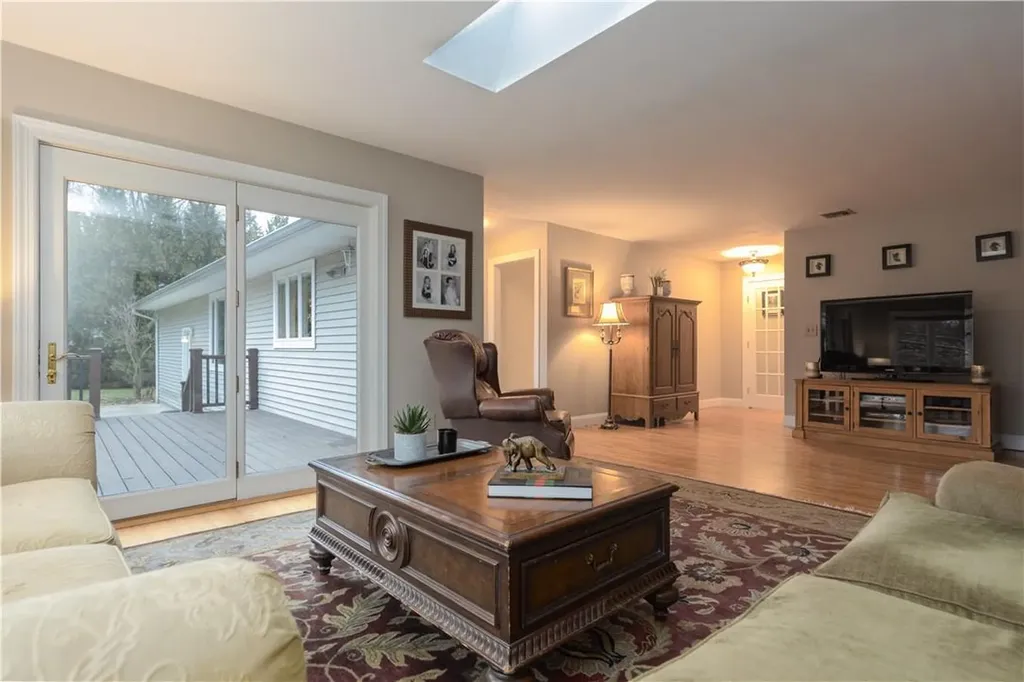 16 Mendolia Court Pearl River NY 10965
