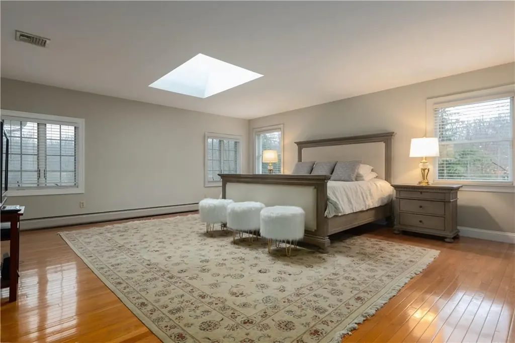 16 Mendolia Court Pearl River NY 10965