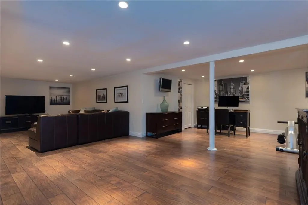 16 Mendolia Court Pearl River NY 10965