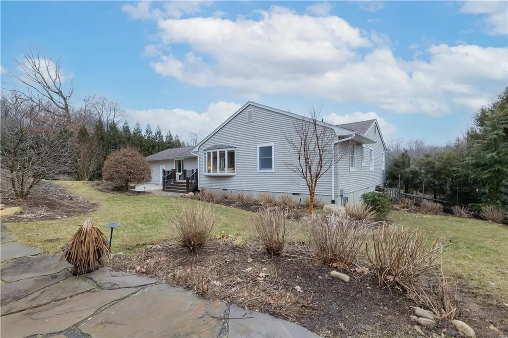16 Mendolia Court Pearl River NY 10965