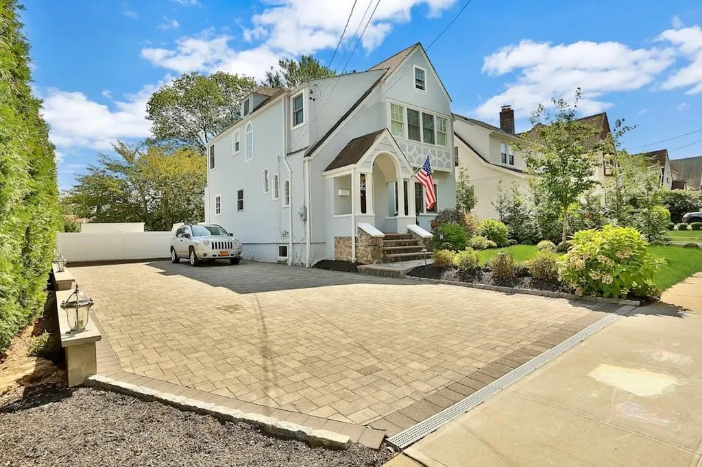 36 Central Drive Bronxville NY 10708