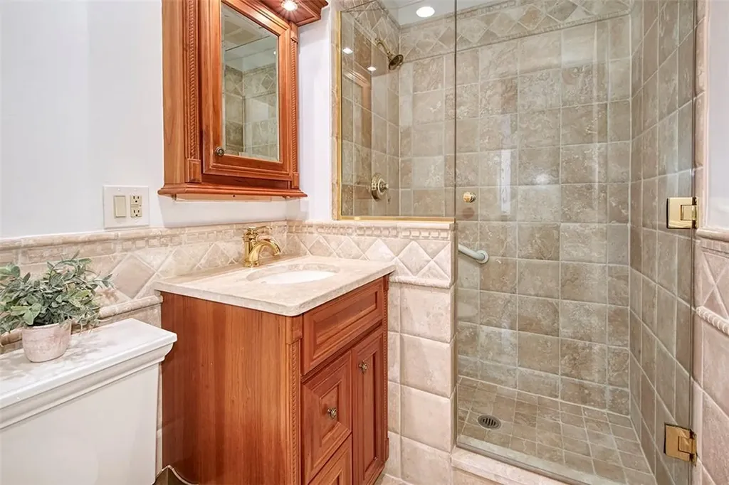 48 Reynal Road White Plains NY 10605