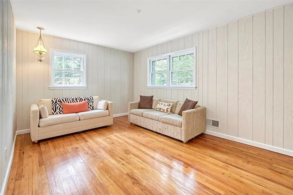 48 Reynal Road White Plains NY 10605