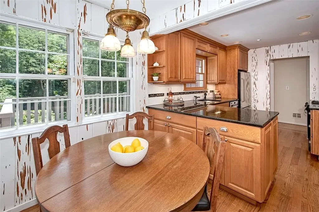 48 Reynal Road White Plains NY 10605