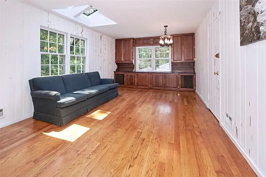 48 Reynal Road White Plains NY 10605