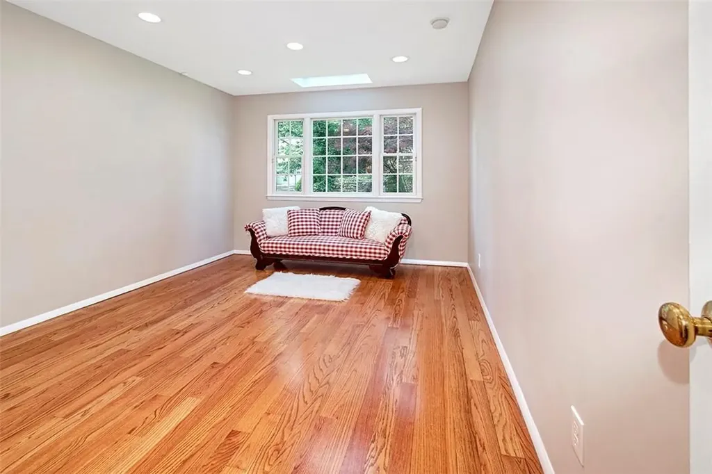 48 Reynal Road White Plains NY 10605