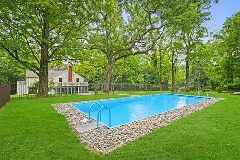 420 Nanny Hagen Road Thornwood NY 10594