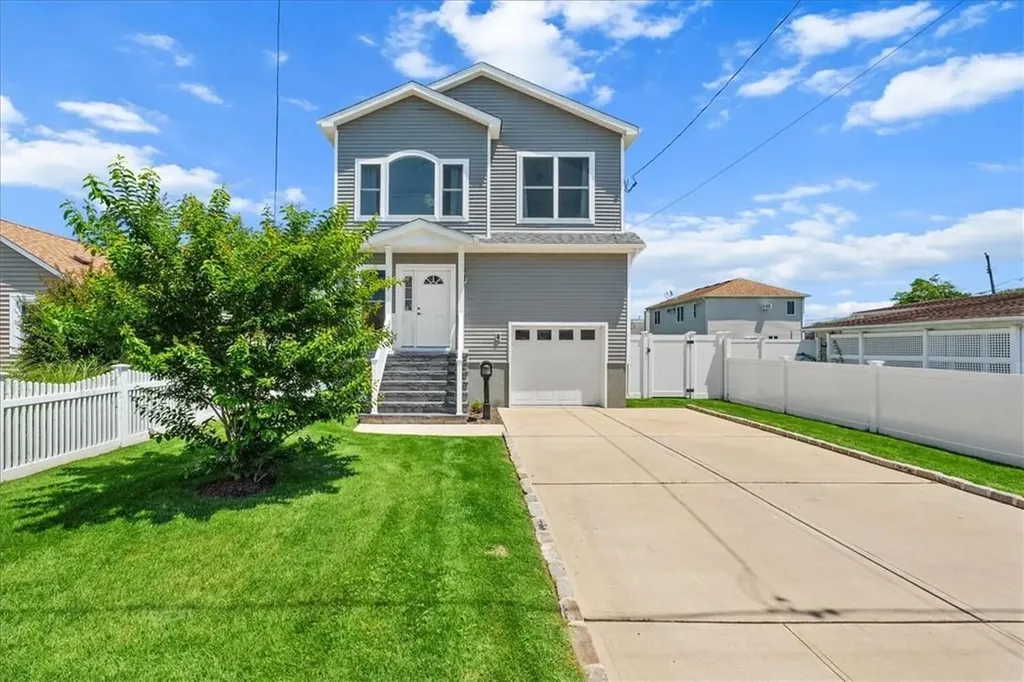 207 East Shore Road Lindenhurst NY 11757