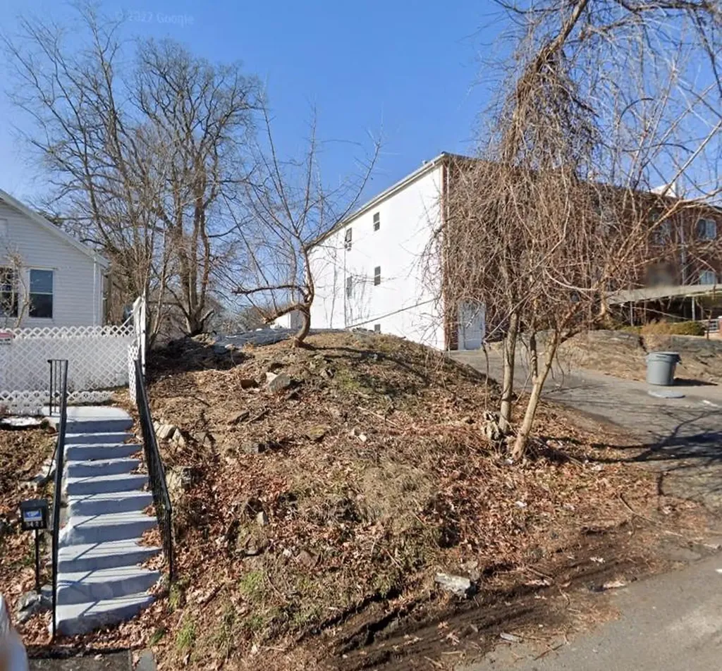 3423 Hunter Avenue Bronx NY 10475