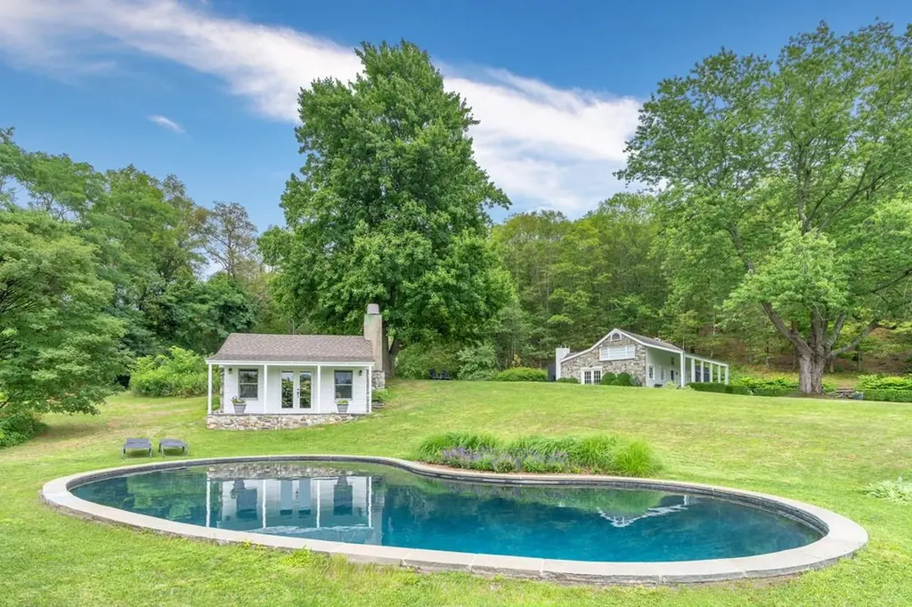 426 County Route 11 Ancram NY 12502
