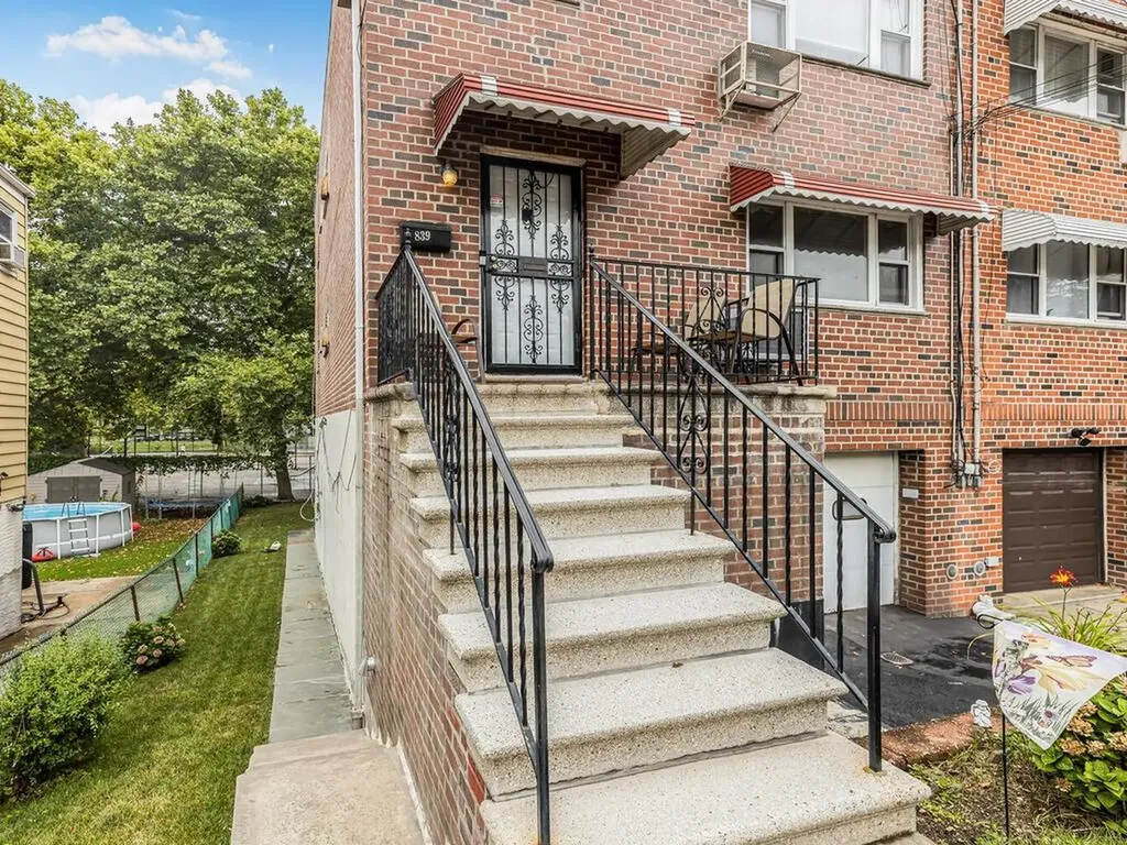 839 Swinton Avenue Bronx NY 10465
