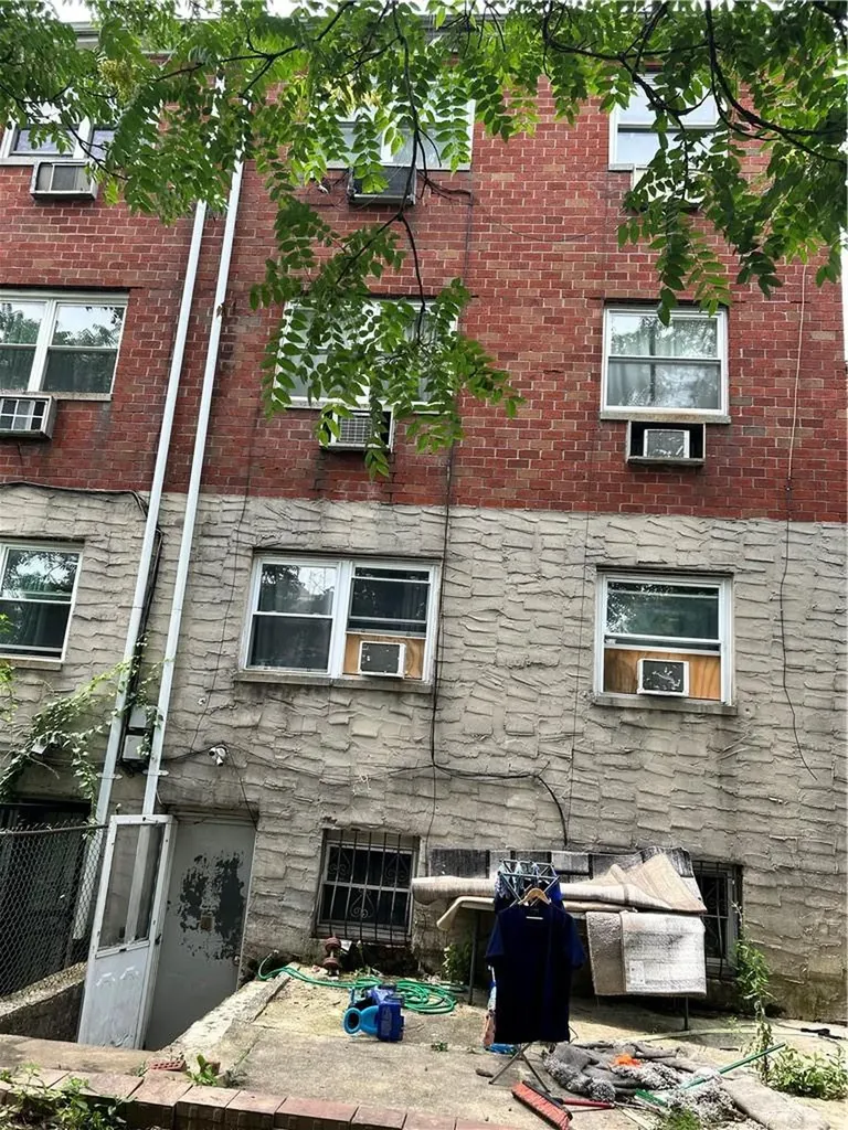 3512 Grace Avenue Bronx NY 10466