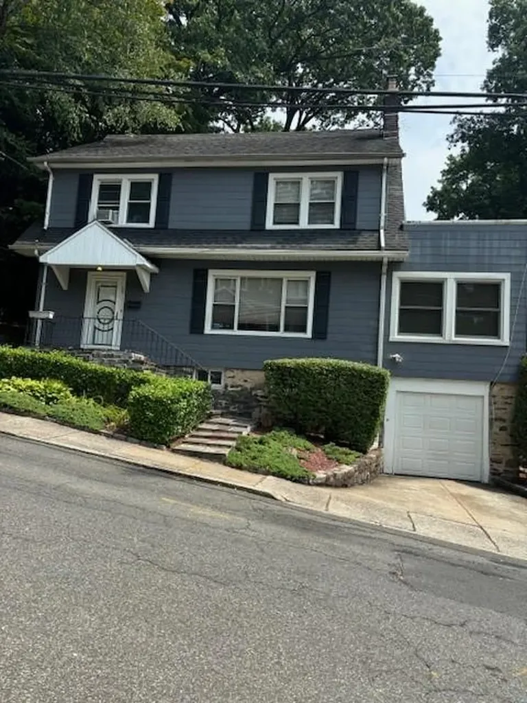 32 Lewis Parkway Yonkers NY 10705