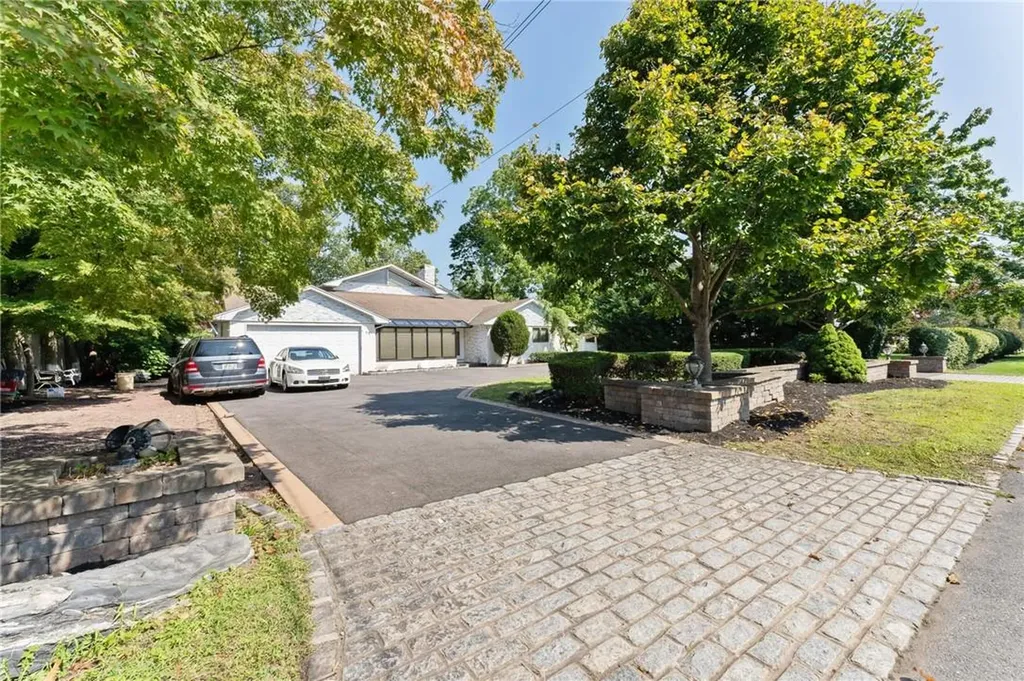 17 Mowbray Avenue Islip NY 11706