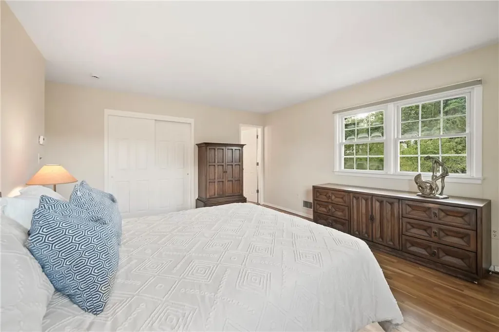 24 Mouacdie Drive Pearl River NY 10965