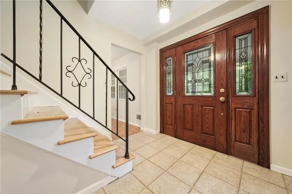 24 Mouacdie Drive Pearl River NY 10965