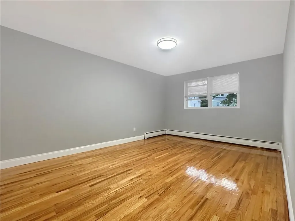 823 E 215th Street Bronx NY 10467