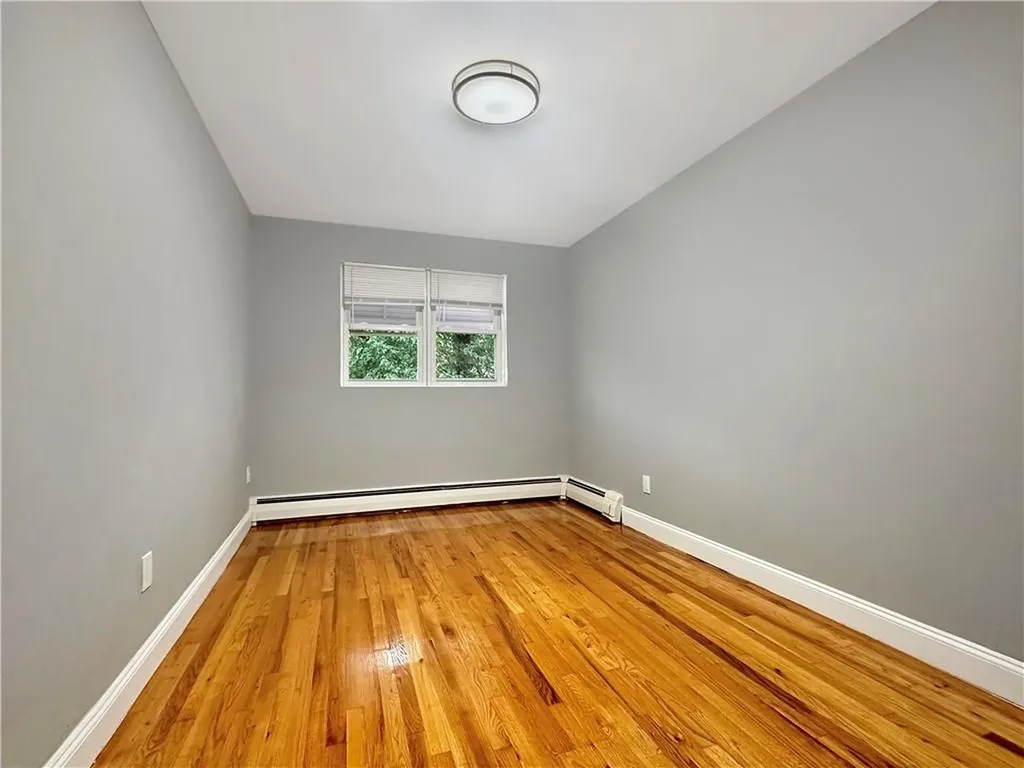 823 E 215th Street Bronx NY 10467