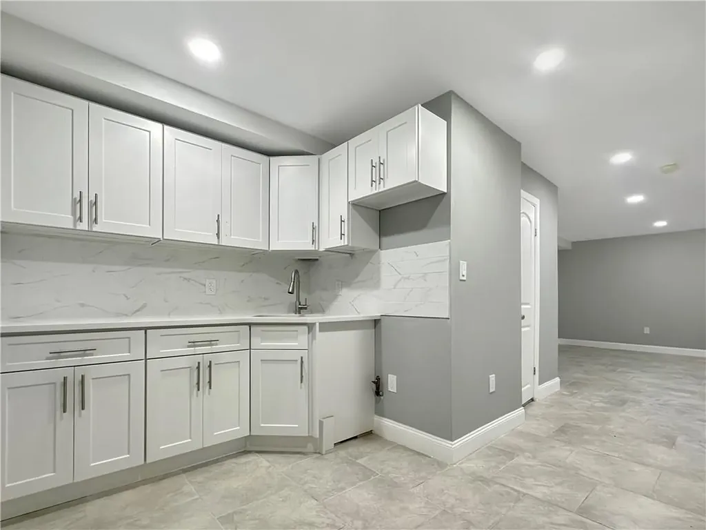 823 E 215th Street Bronx NY 10467