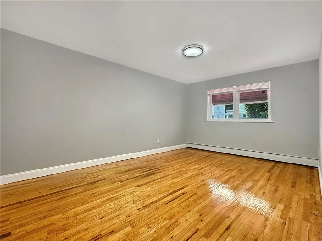 823 E 215th Street Bronx NY 10467