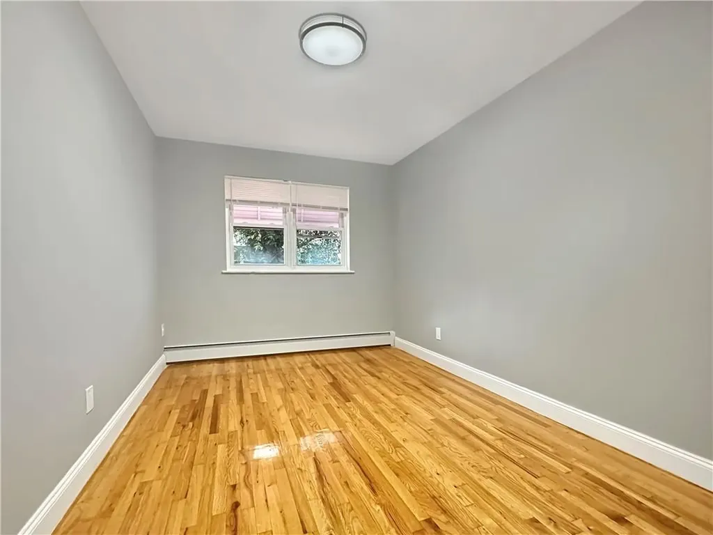 823 E 215th Street Bronx NY 10467