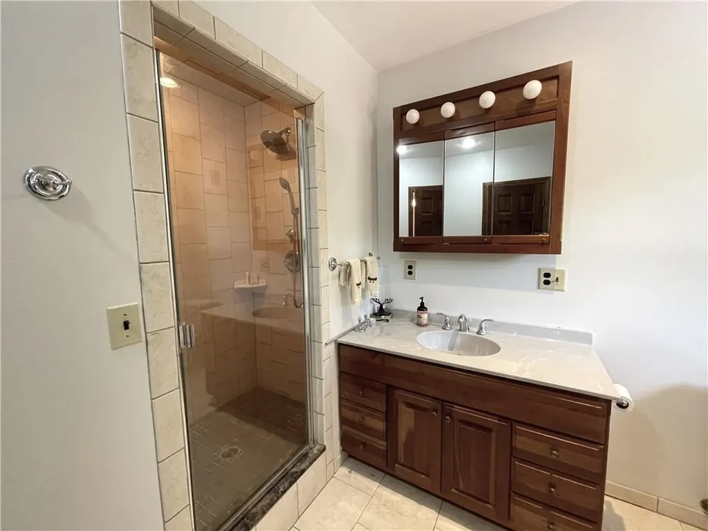 15 Rocky Mountain Way Holmes NY 12531