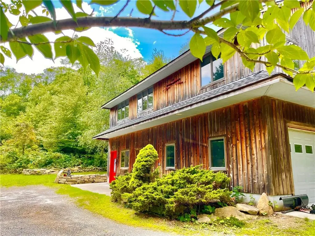 15 Rocky Mountain Way Holmes NY 12531