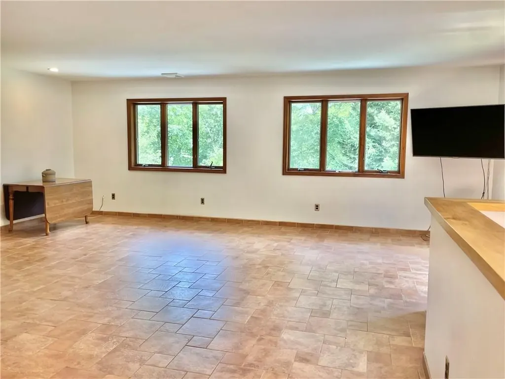 15 Rocky Mountain Way Holmes NY 12531