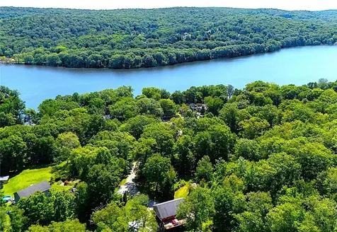 15 Rocky Mountain Way Holmes NY 12531
