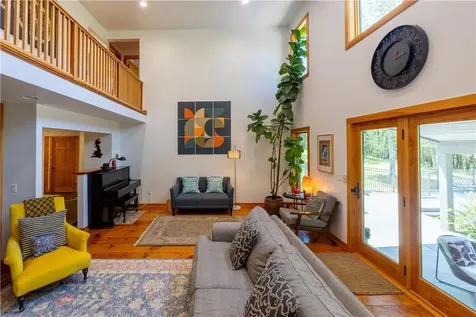 49 Mountain View Road Rhinebeck NY 12572