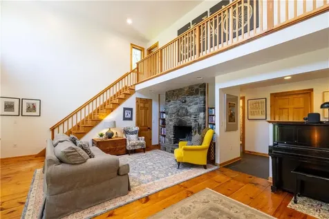 49 Mountain View Road Rhinebeck NY 12572