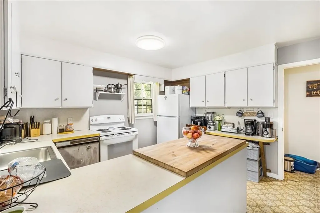 15 Virginia Avenue Poughkeepsie NY 12601