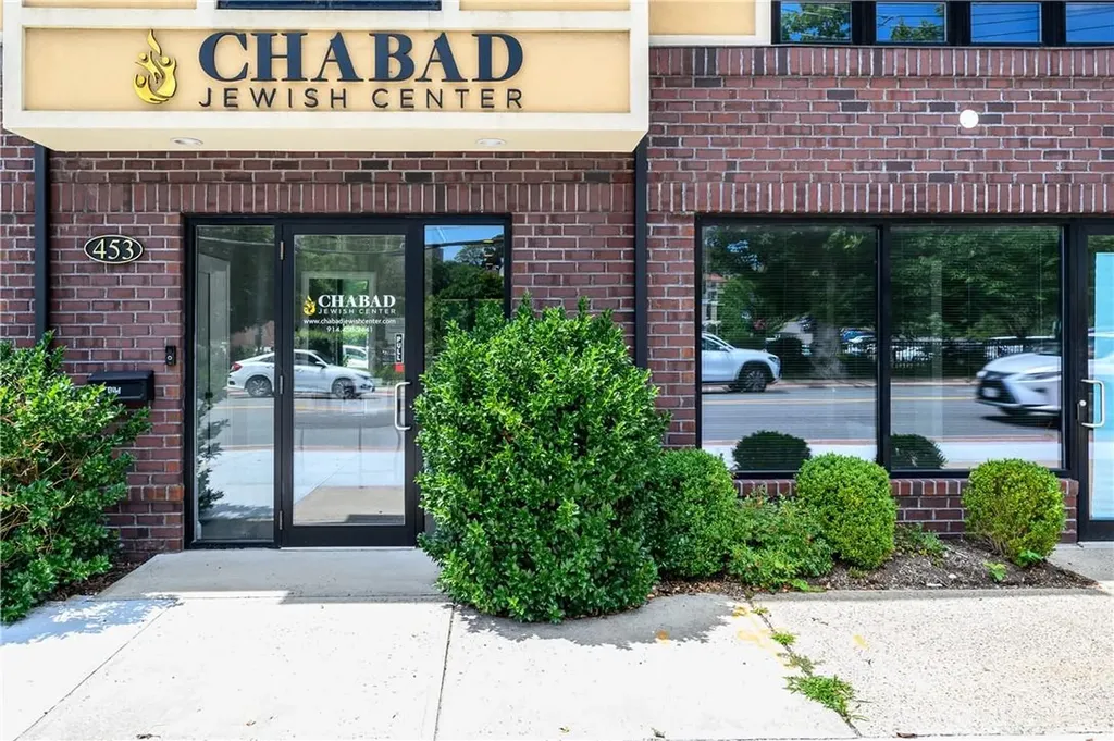 453 White Plains Road Eastchester NY 10709