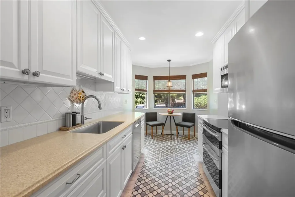 24 Westwood Circle Irvington NY 10533