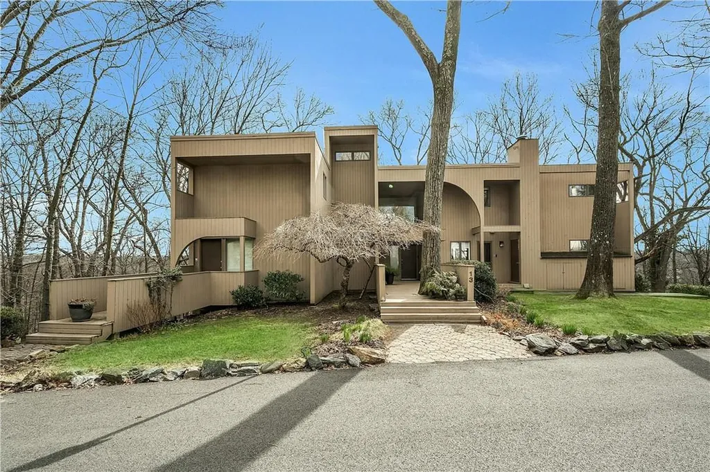13 Summit Terrace Dobbs Ferry NY 10522