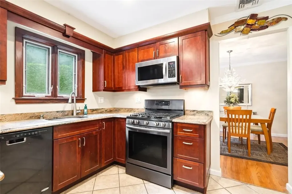 14 Pelham Avenue Nanuet NY 10954