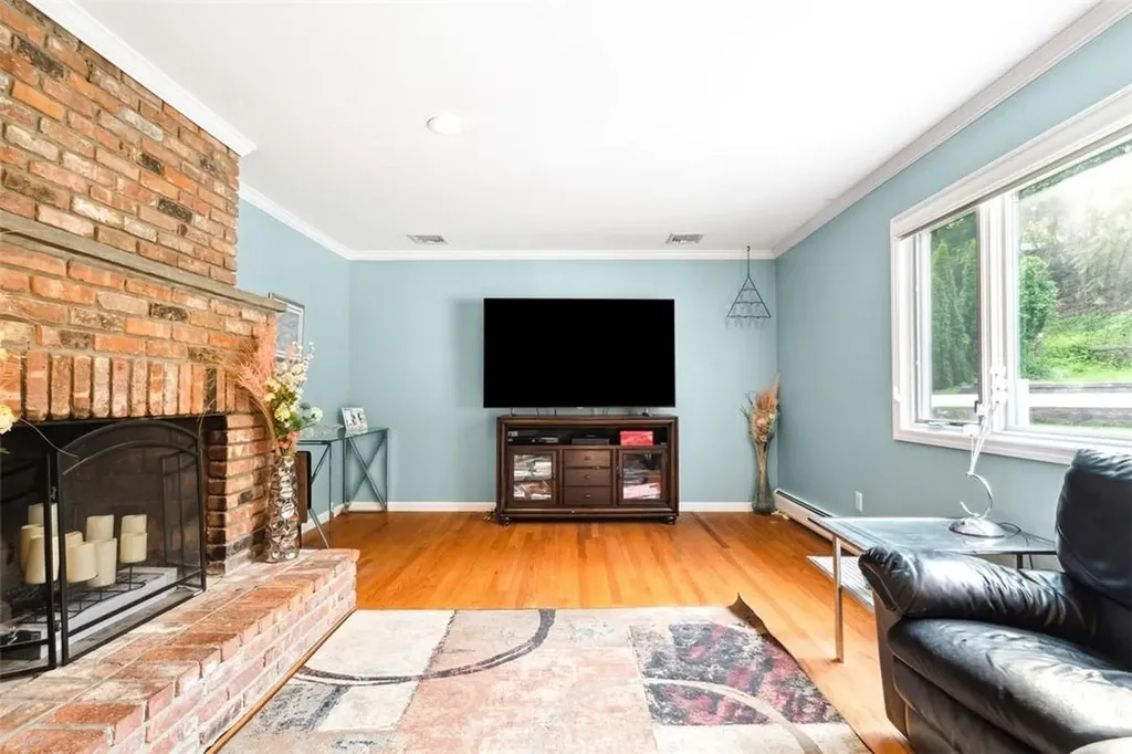 14 Pelham Avenue Nanuet NY 10954