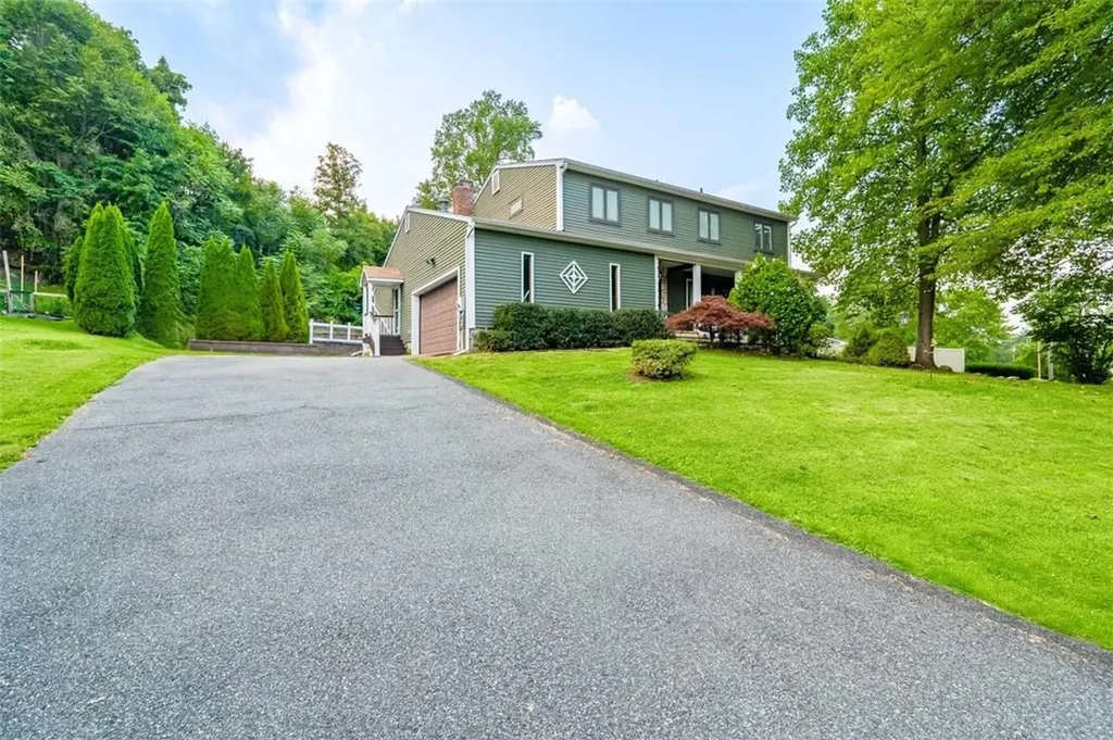 14 Pelham Avenue Nanuet NY 10954